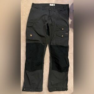 Fjallraven Dark Gray-Black Vidda Pro Regular Fit Mid Waist Pants